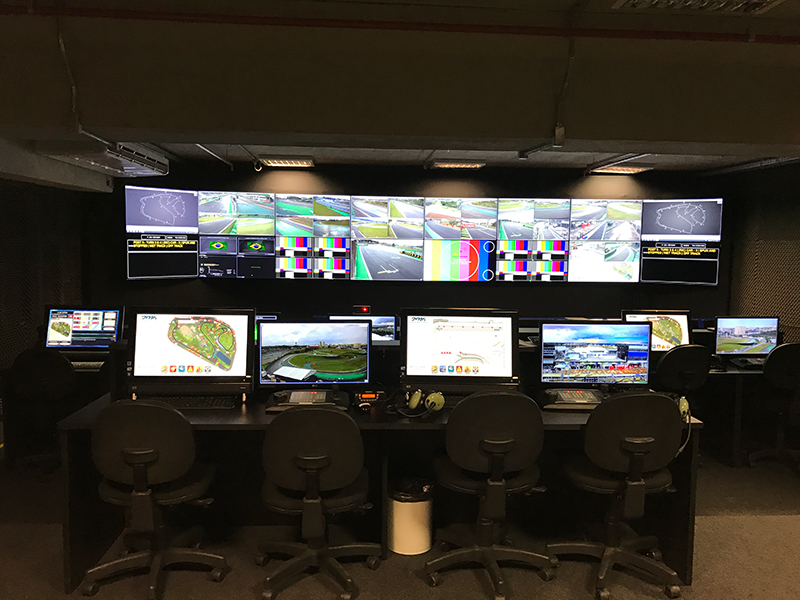 Sala de controle e monitoramento de sistemas da ART Sistemas