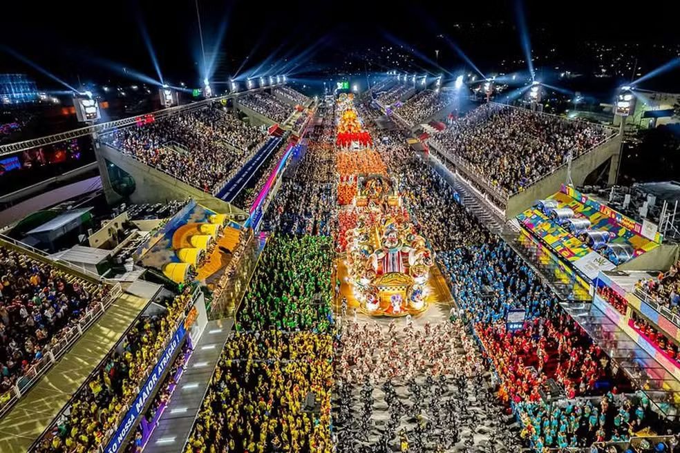 Desfile das escolas de samba da LIESA no Sambódromo do Rio de Janeiro